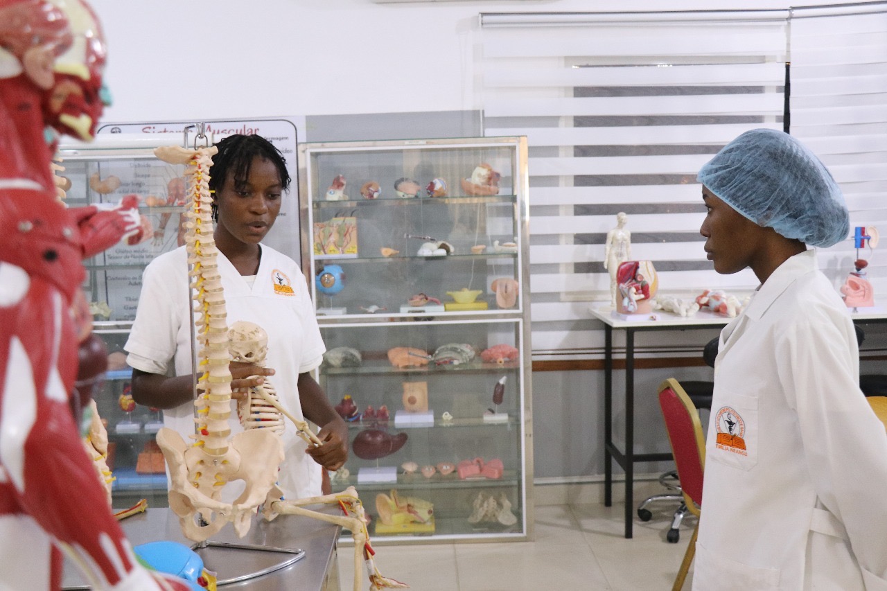 Laboratório de Anatomia: Conhecimento que dá Vida à Formação