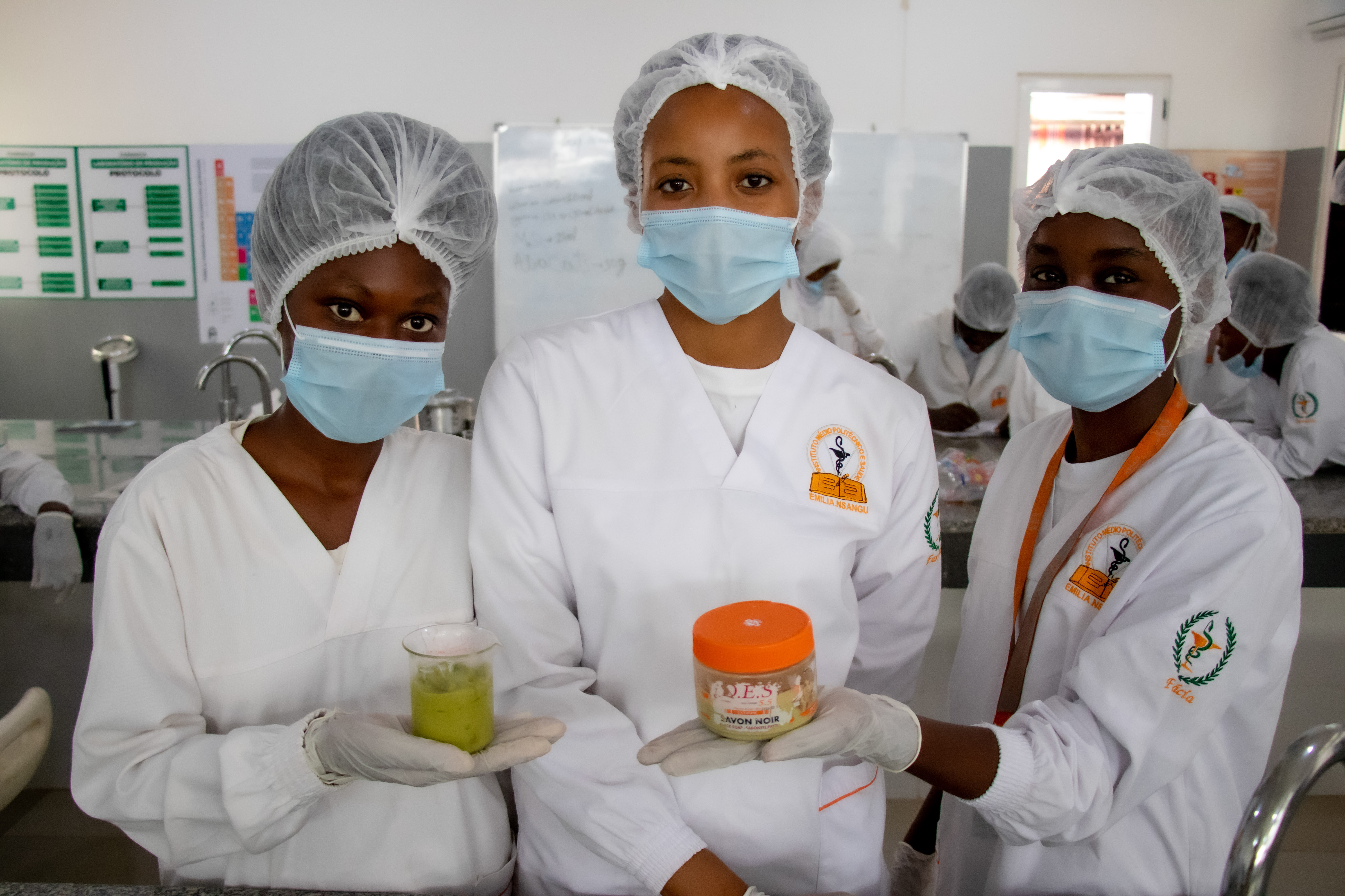 Laboratório de Produção Farmacêutica: Onde a Ciência Ganha Forma e Precisão