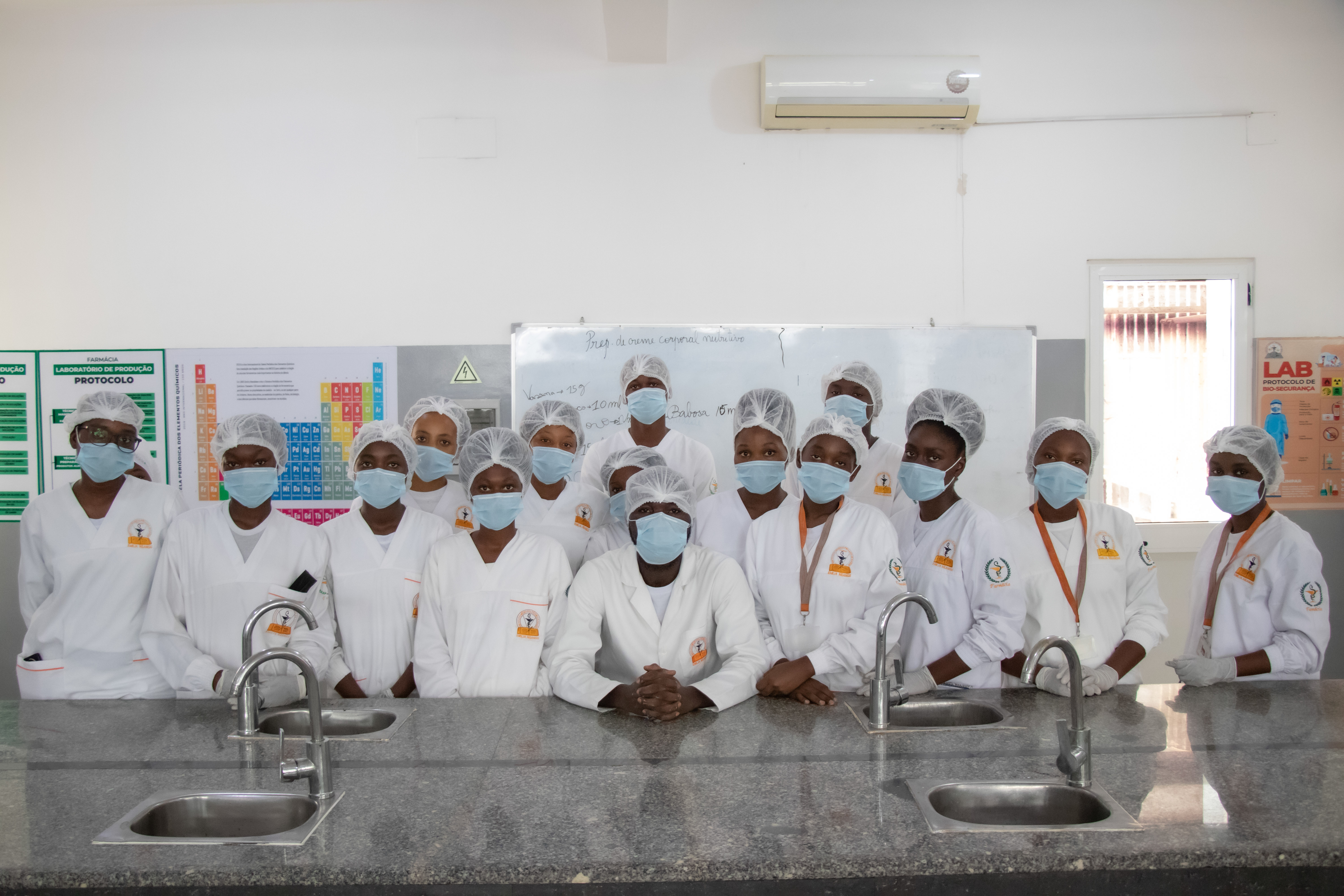 Laboratório de Produção Farmacêutica: Onde a Ciência Ganha Forma e Precisão