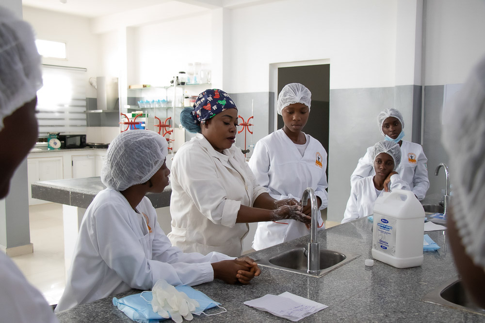 Laboratório de Produção Farmacêutica: Onde a Ciência Ganha Forma e Precisão