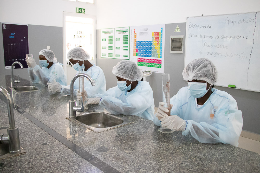 Laboratório de Produção Farmacêutica: Onde a Ciência Ganha Forma e Precisão