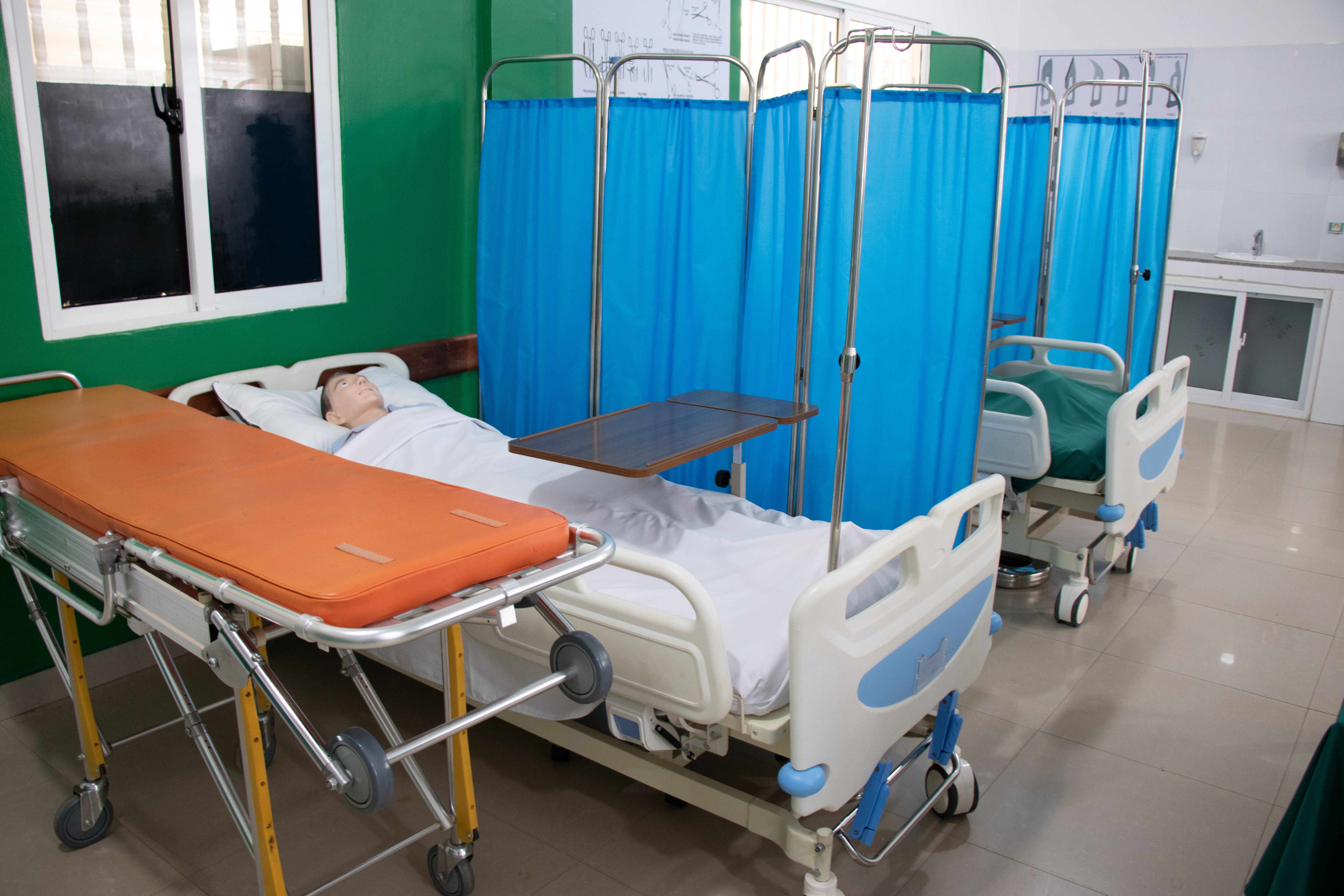 Excelência e Precisão na Formação em Enfermagem Médico-Cirúrgica