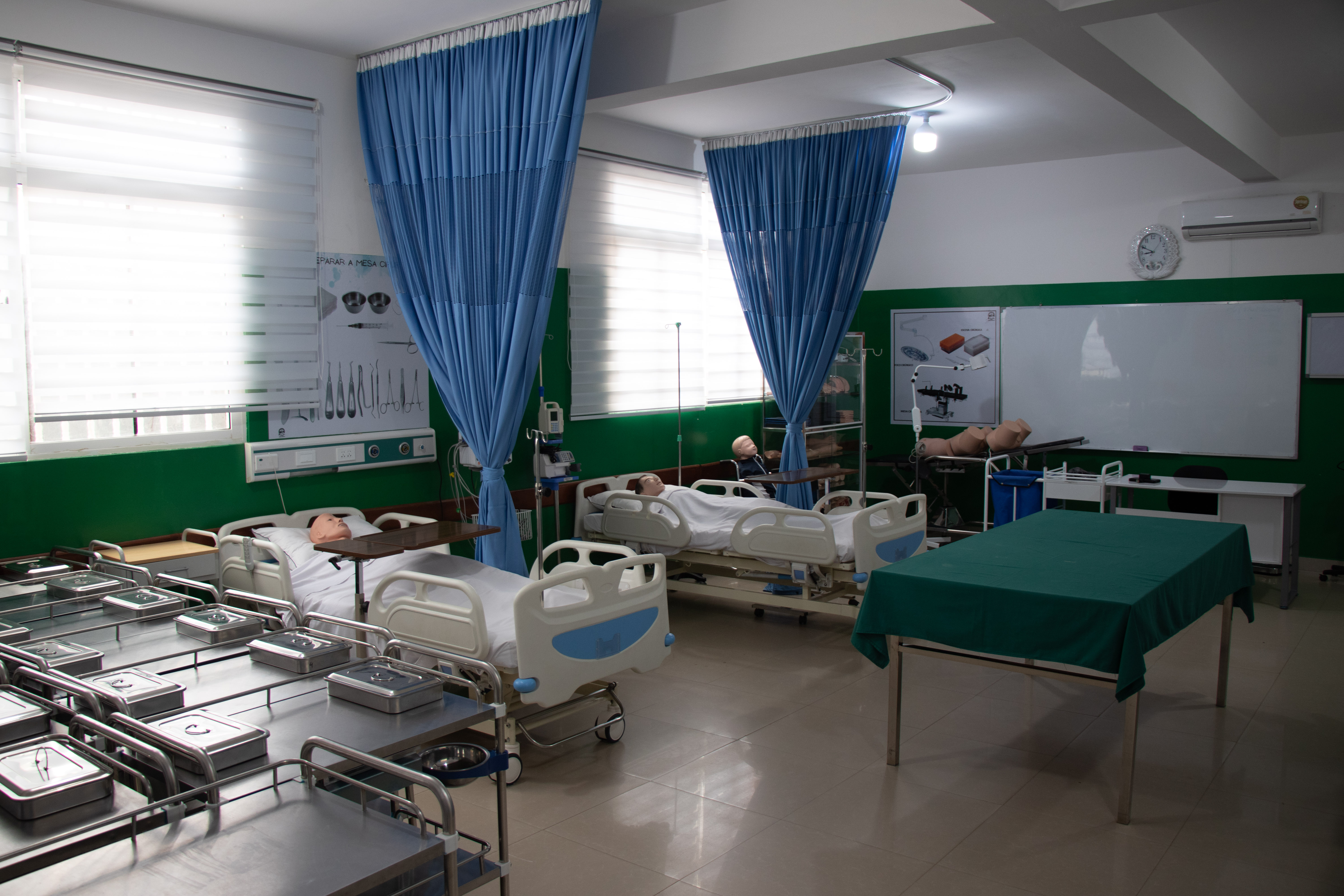 Excelência e Precisão na Formação em Enfermagem Médico-Cirúrgica