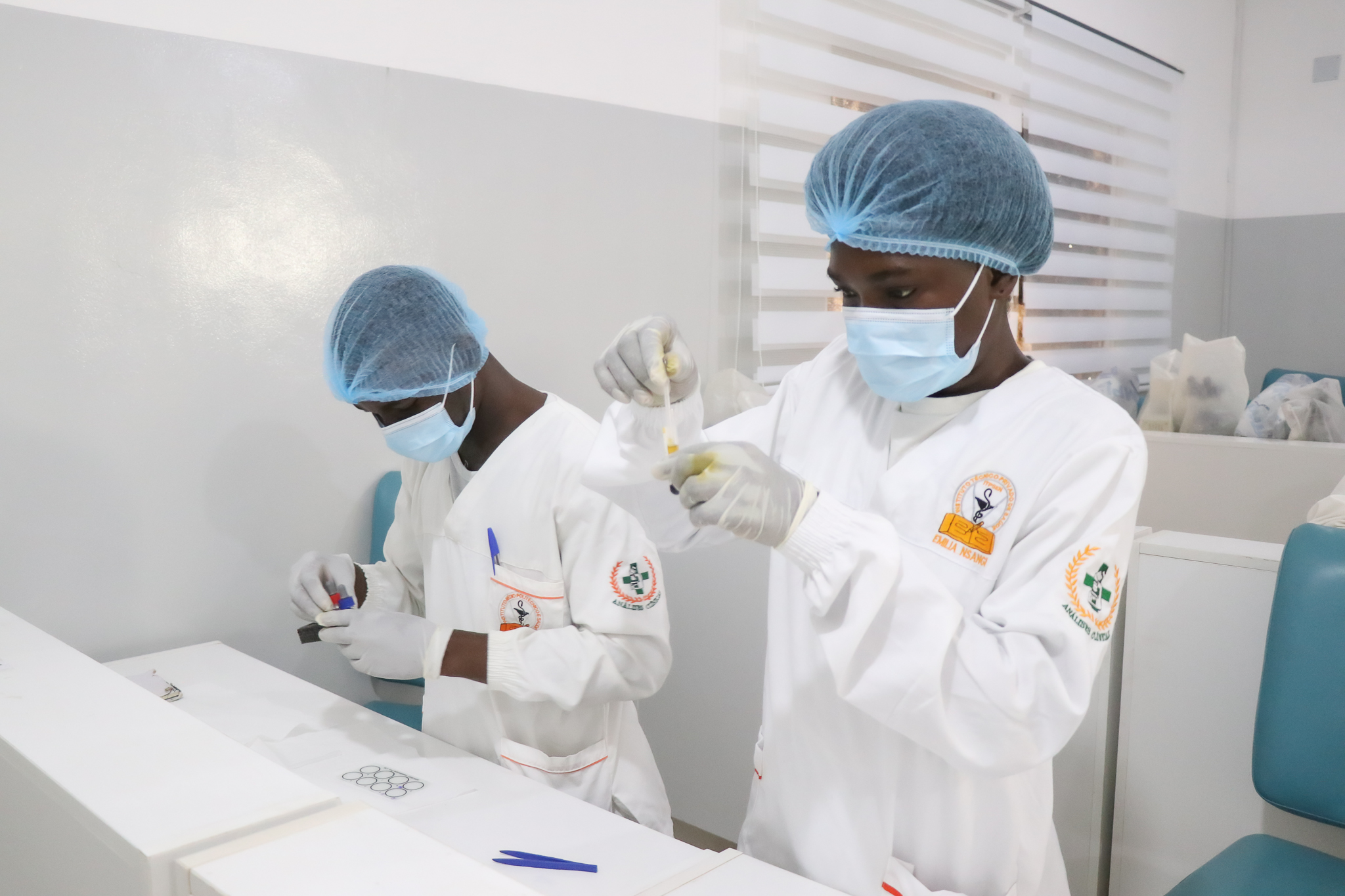 Excelência Científica e Precisão Diagnóstica no Laboratório de Microscopia